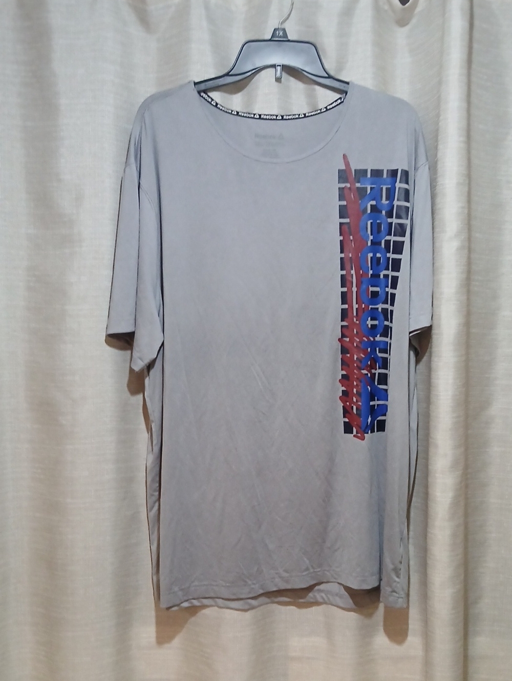 Reebok Gray Short-Sleeve Tee with Blue and Red Graphic